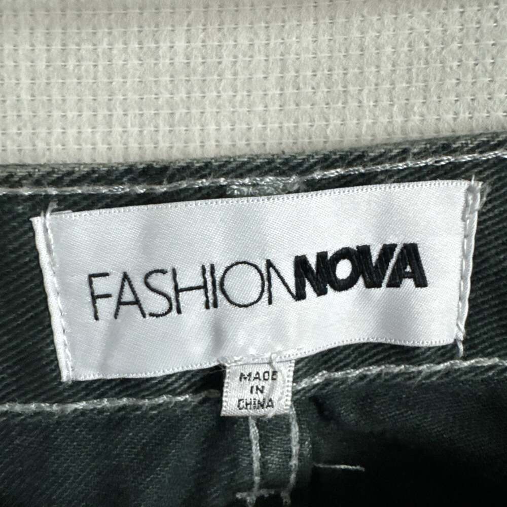 Fashion Nova Women's 15 Billie Low Slung Cargo Jeans Acid Wash Black Wide Leg - Picture 6 of 11